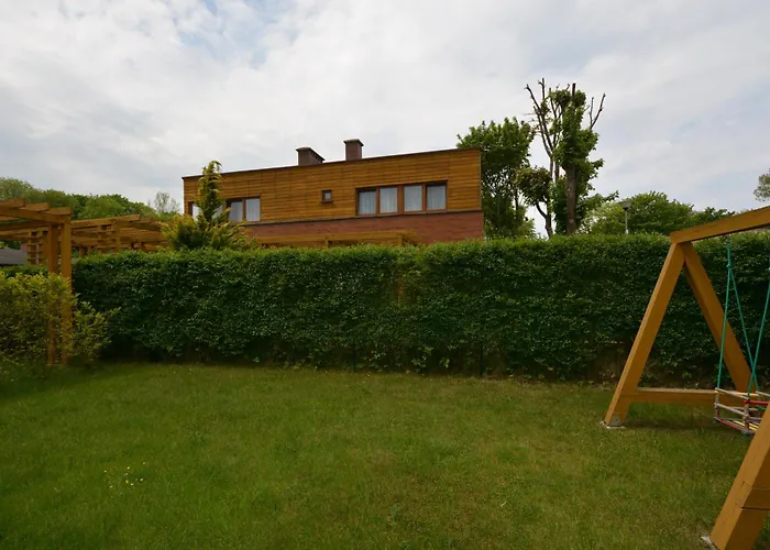 Domyletnie Ogrodzony Dom 92m2 Дом отдыха *